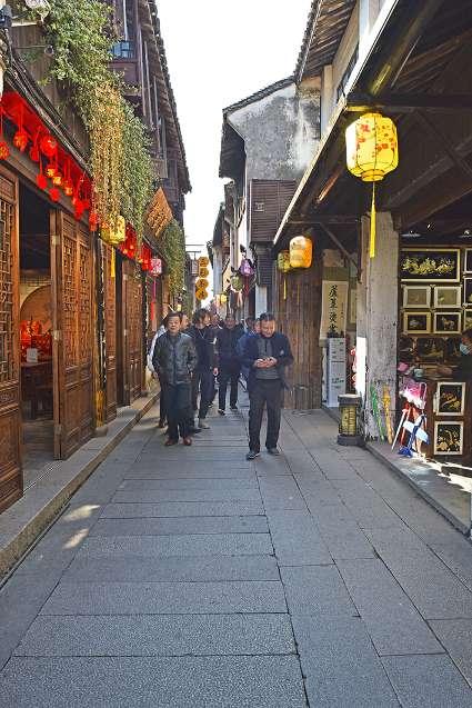 陈牧驰最新机场照，裹得好严实，又被大帅哥的眼神锁定了！