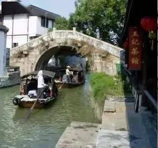 《美末2》PS5版高清复刻名场面:乔尔与高尔夫